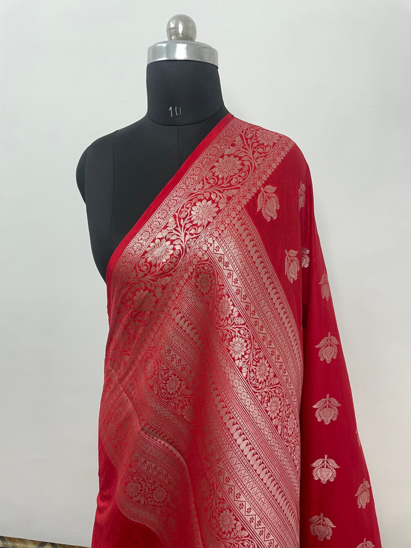 Red Raw Mango Katan Silk Saree - Image 3