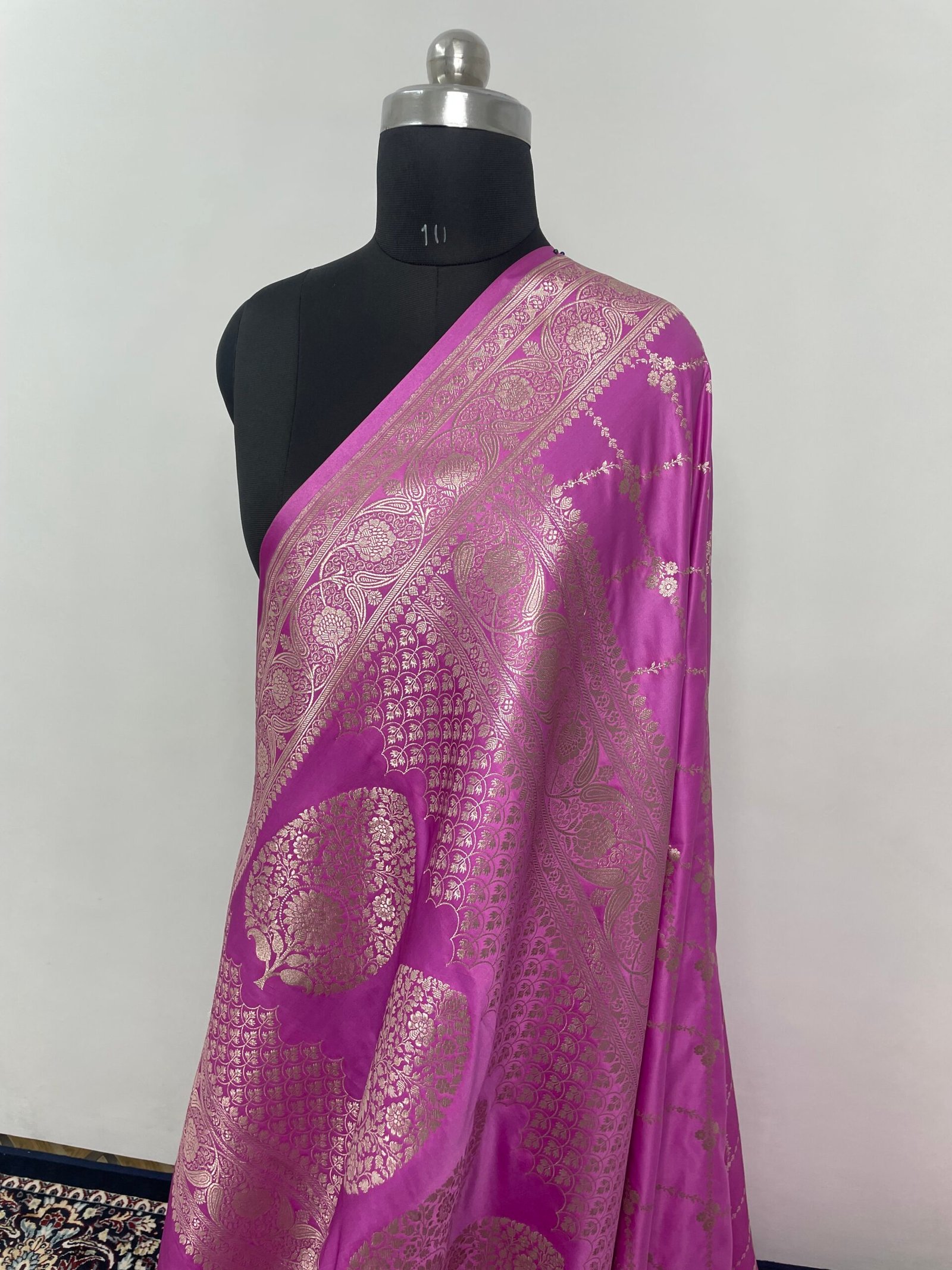 Pink Jaal Mashru Katan Silk Saree - Image 3