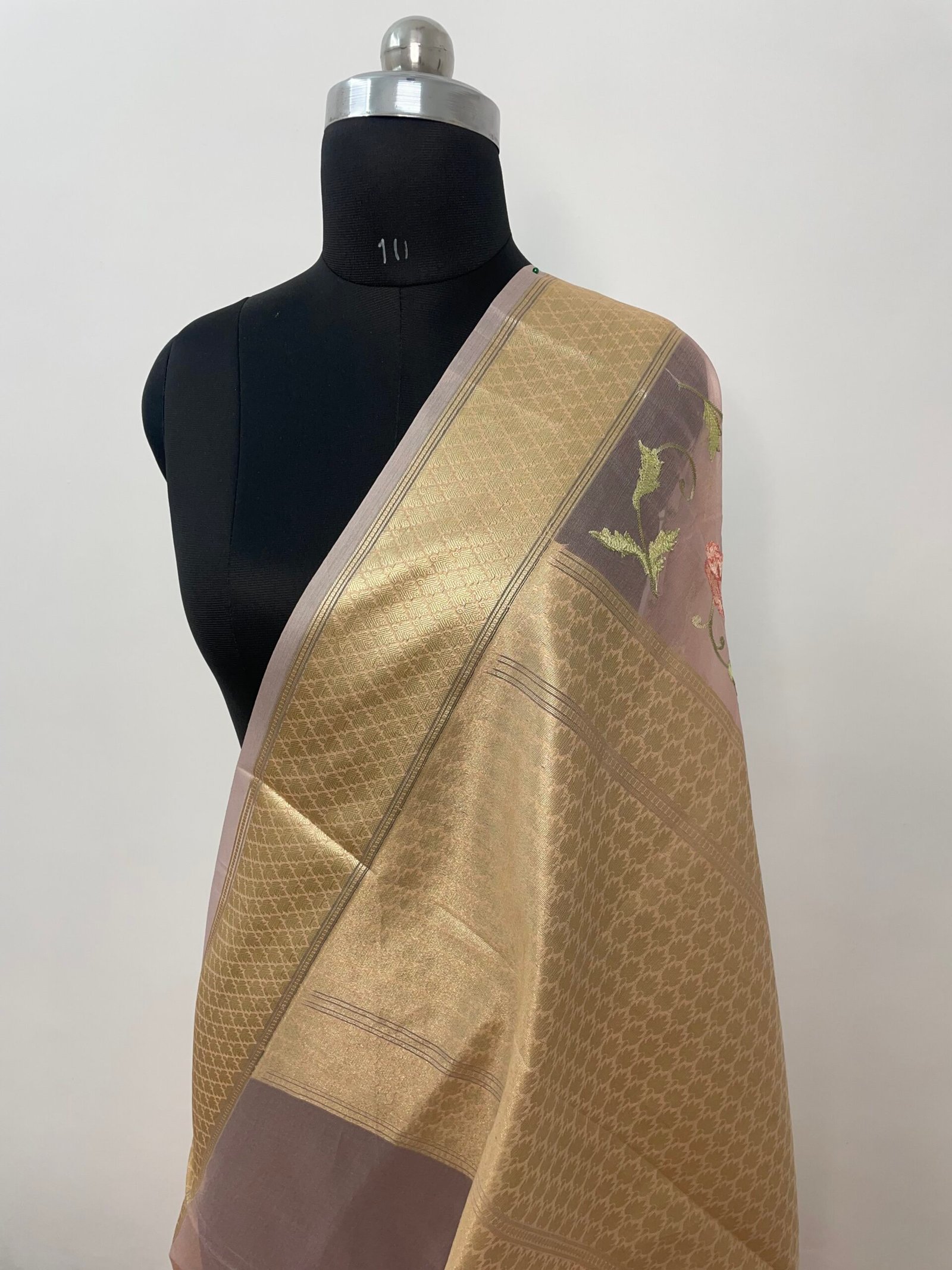 Pink Embroidery Organza Silk Saree - Image 3