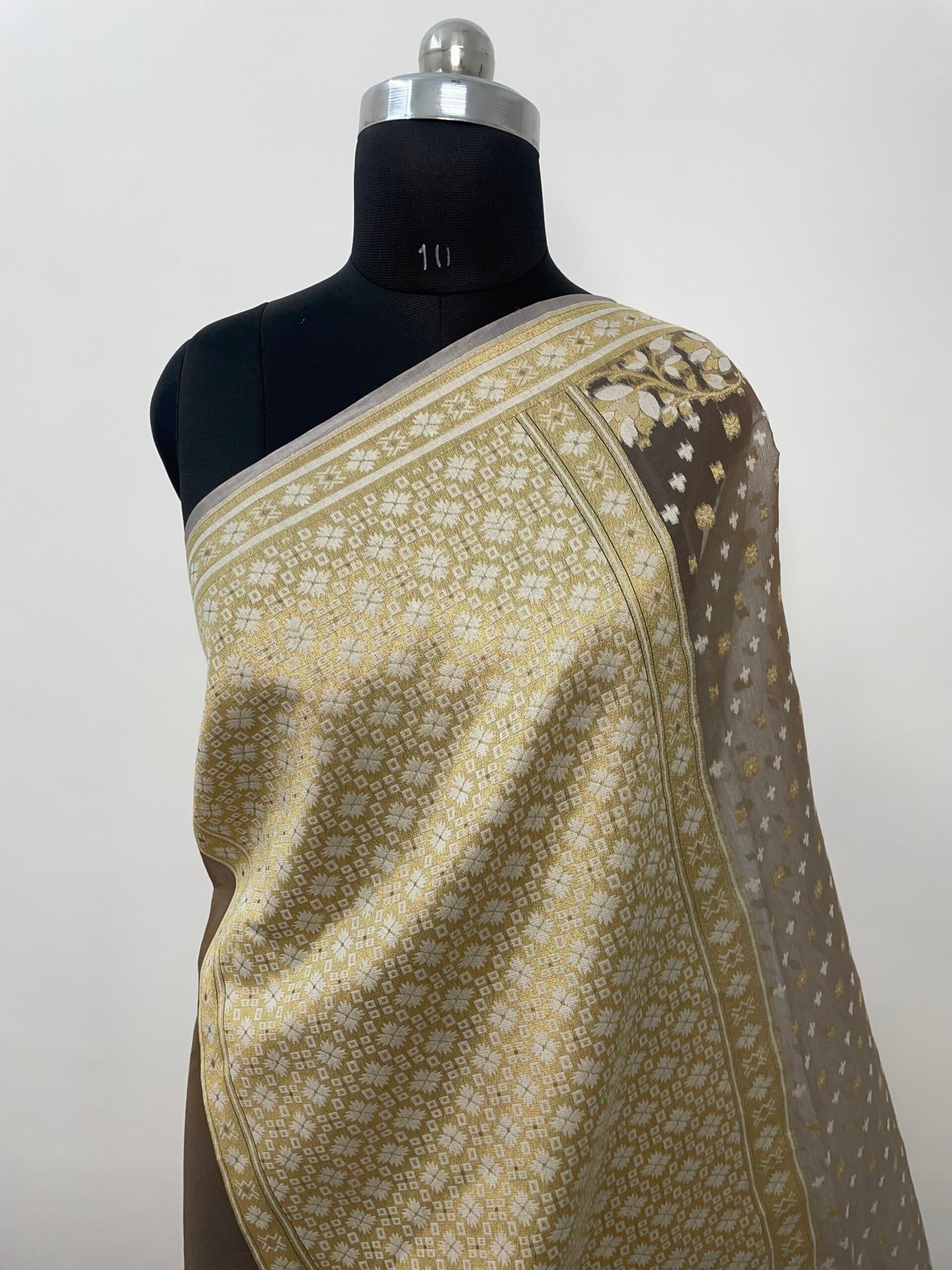 Shahi Grey Tussar Premium Jamdani Cotton Silk Saree - Image 3