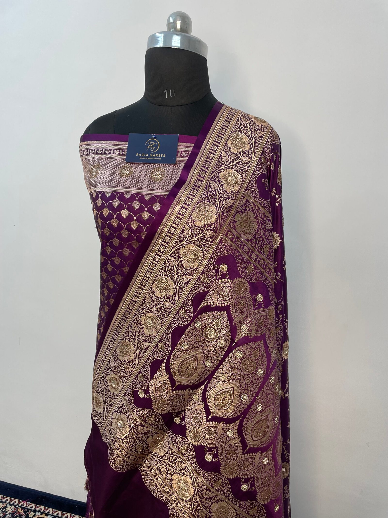 Purple Zarkan Seroski Jaal Satin Katan Silk Saree - Image 3