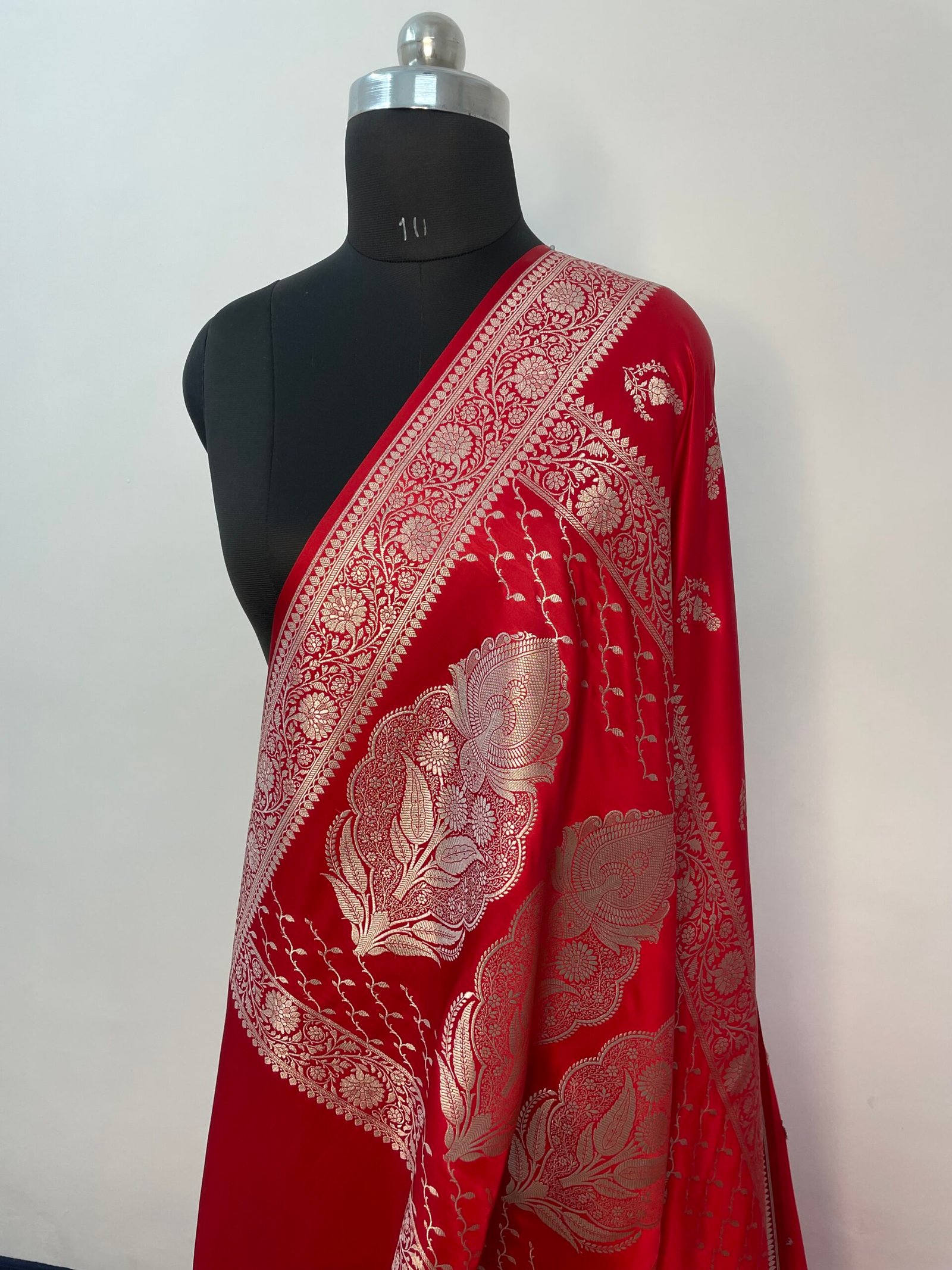 Red Boota Mashru Katan Silk Saree - Image 3