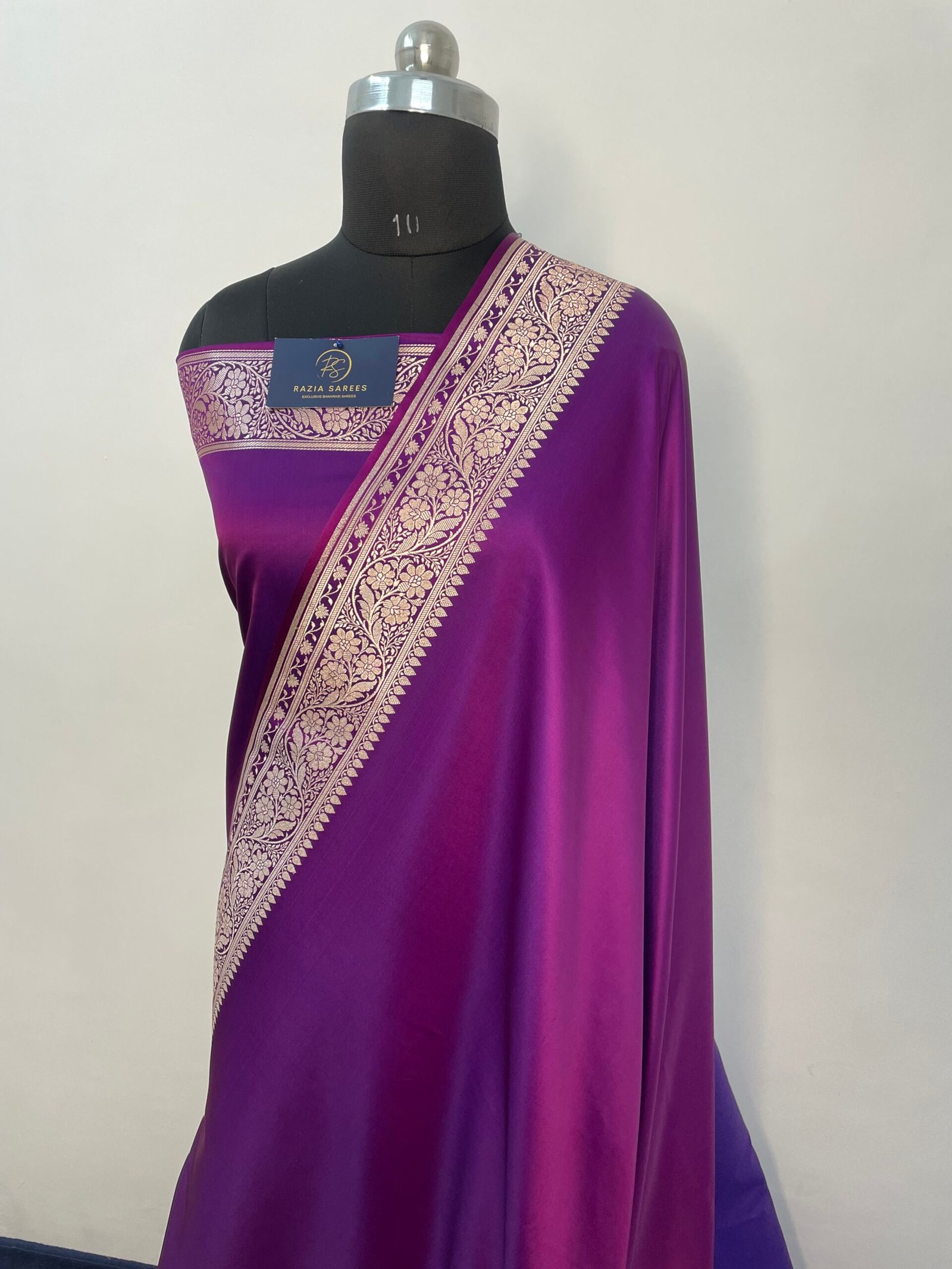 Begani Plain Mashru Katan Silk Saree - Image 2
