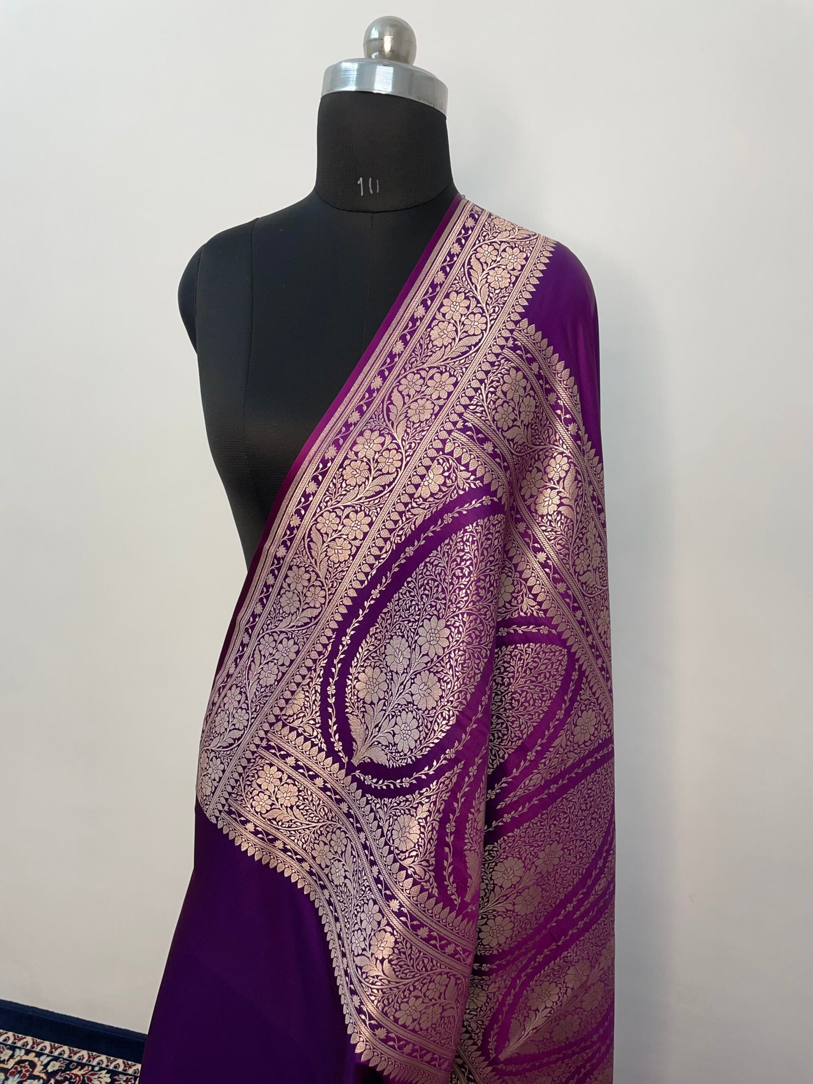 Begani Plain Mashru Katan Silk Saree - Image 3