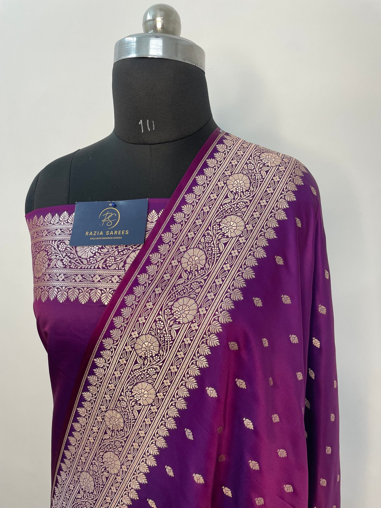 B. Begani Booti Mashru Katan Silk Saree