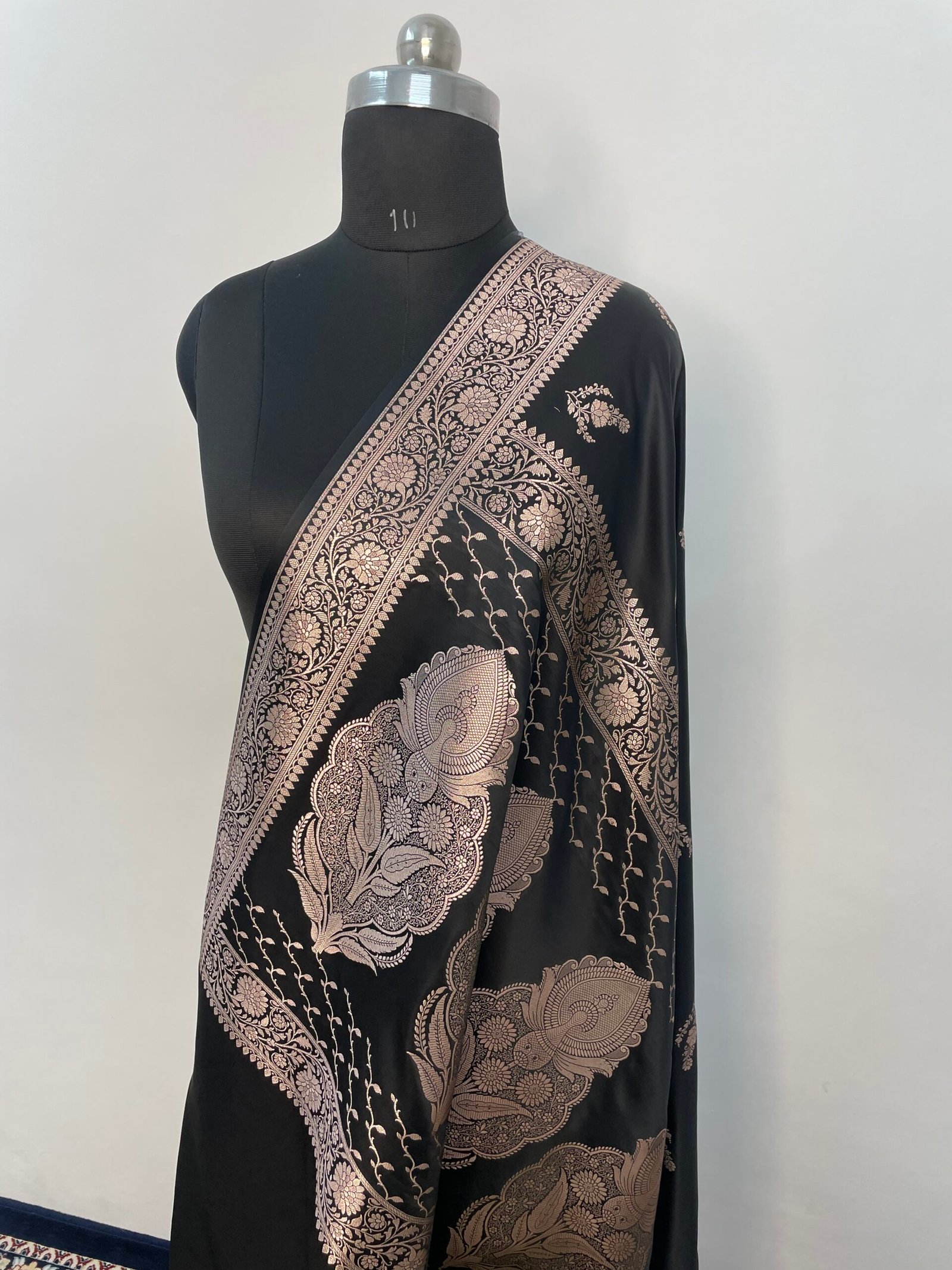 Black Boota Mashru Katan Silk Saree - Image 3