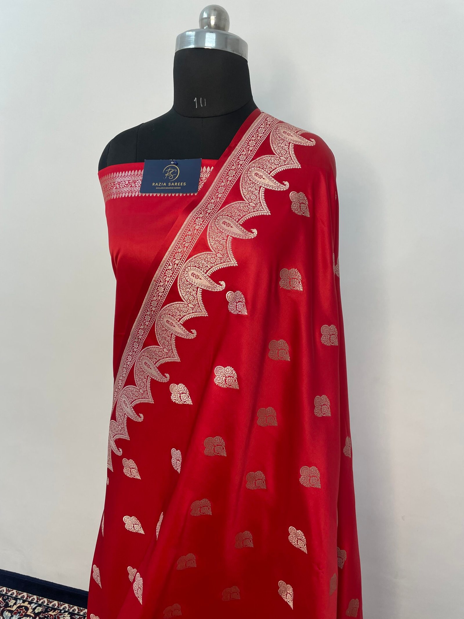 B. Red Boota Mashru Katan Silk Saree - Image 2