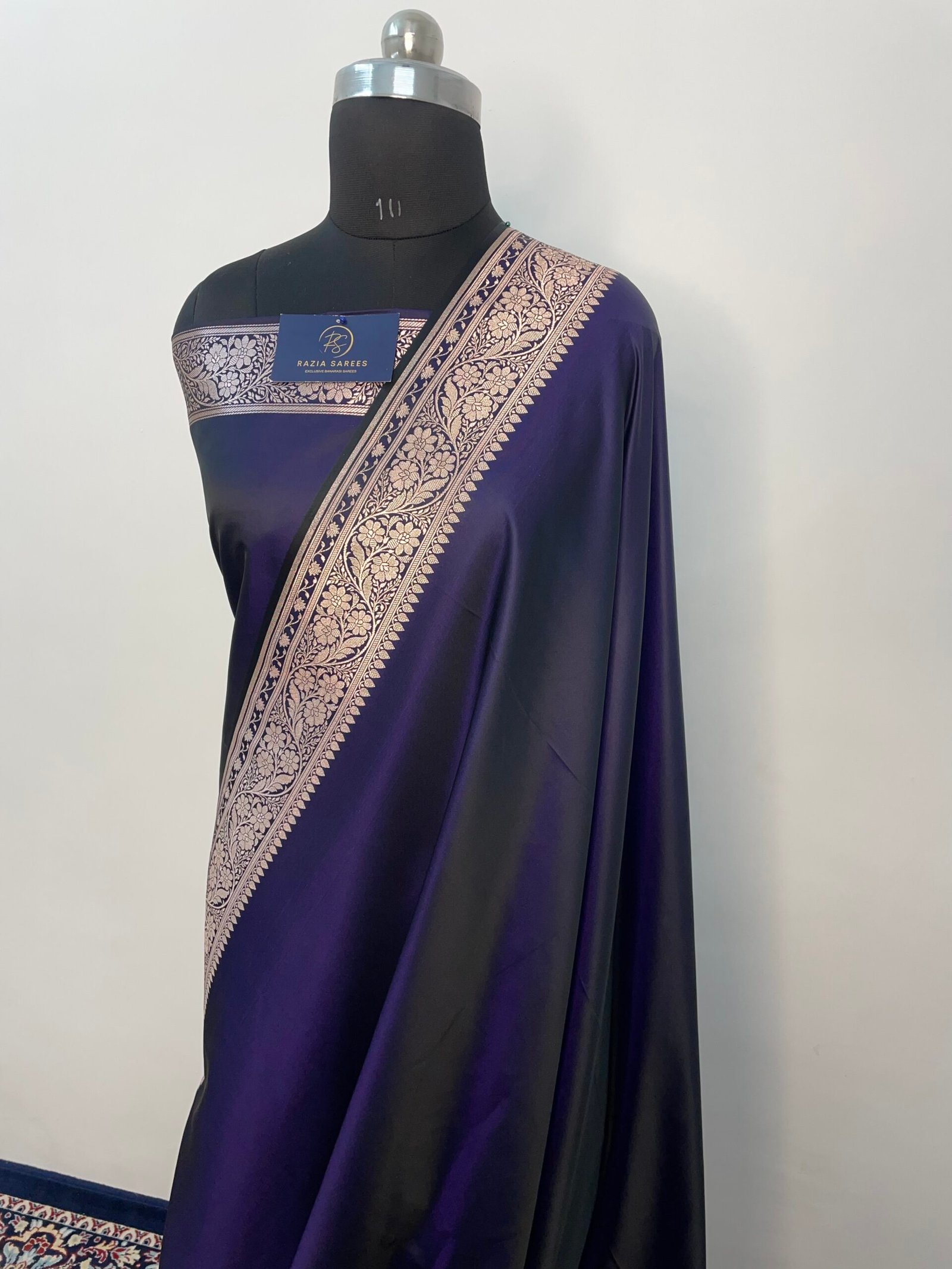 Navy Blue Plain Mashru Katan Silk Saree - Image 2