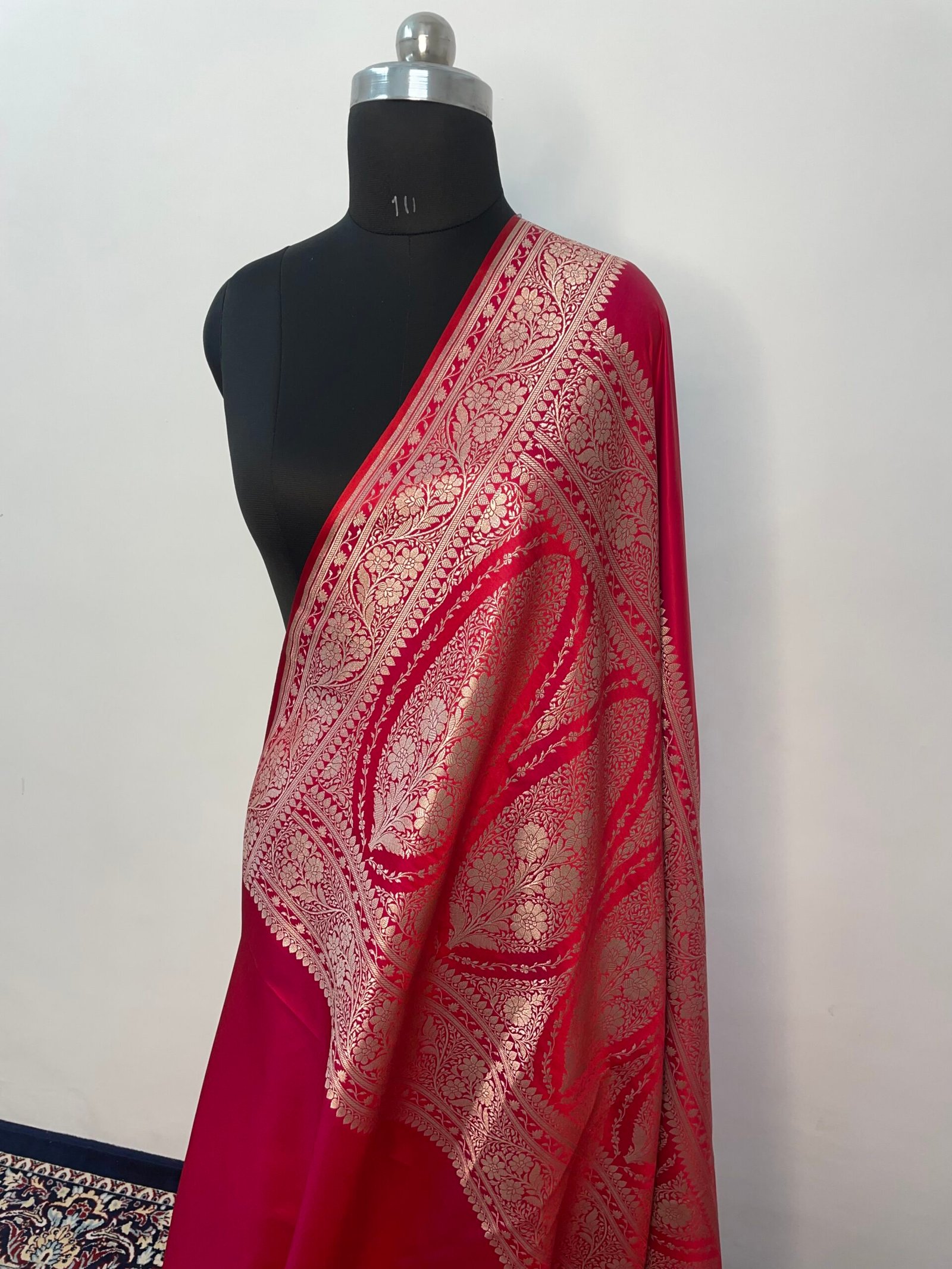 B. Red Plain Mashru Katan Silk Saree - Image 3
