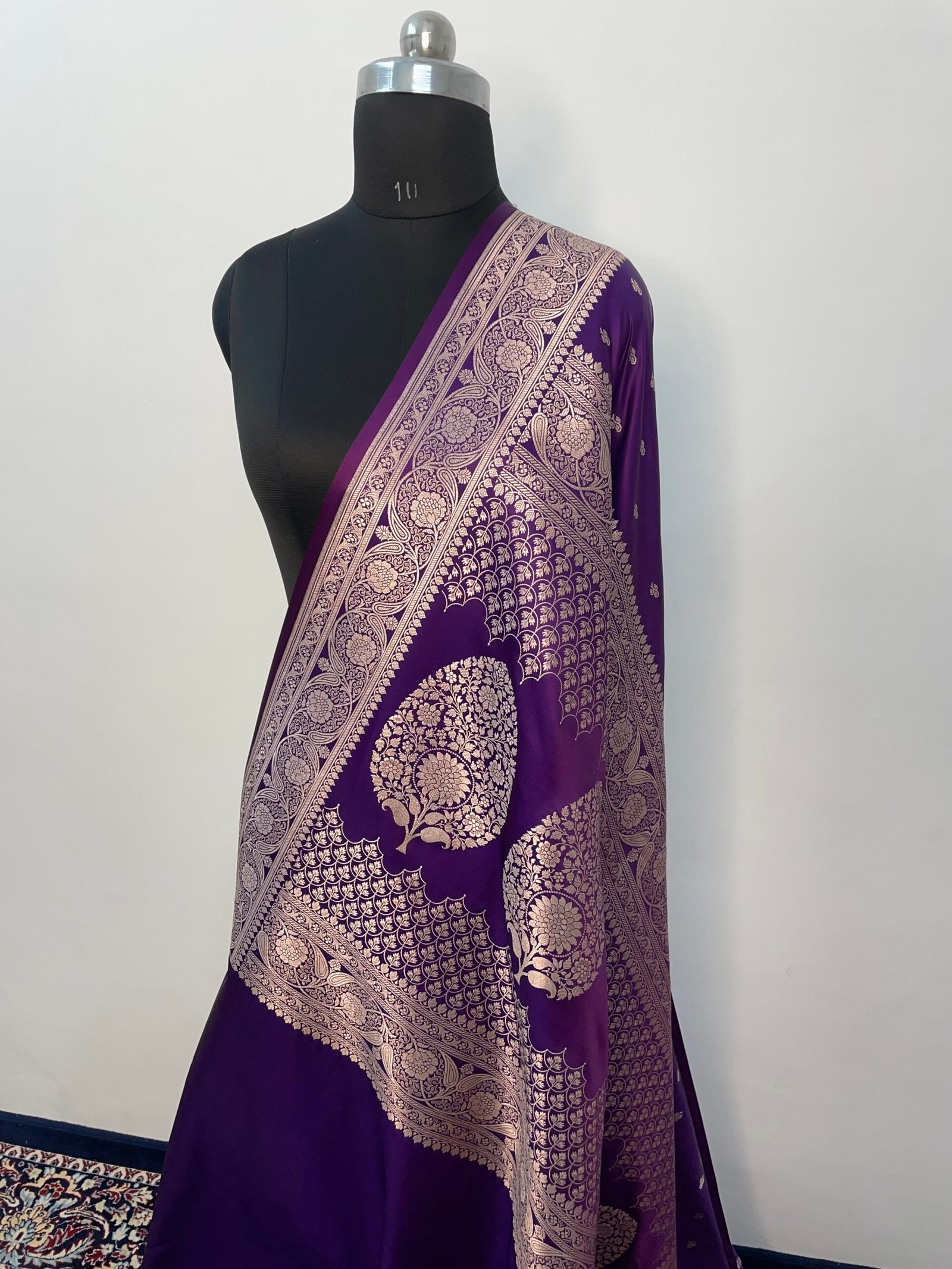 Begani Booti Mashru Katan Silk Saree - Image 3