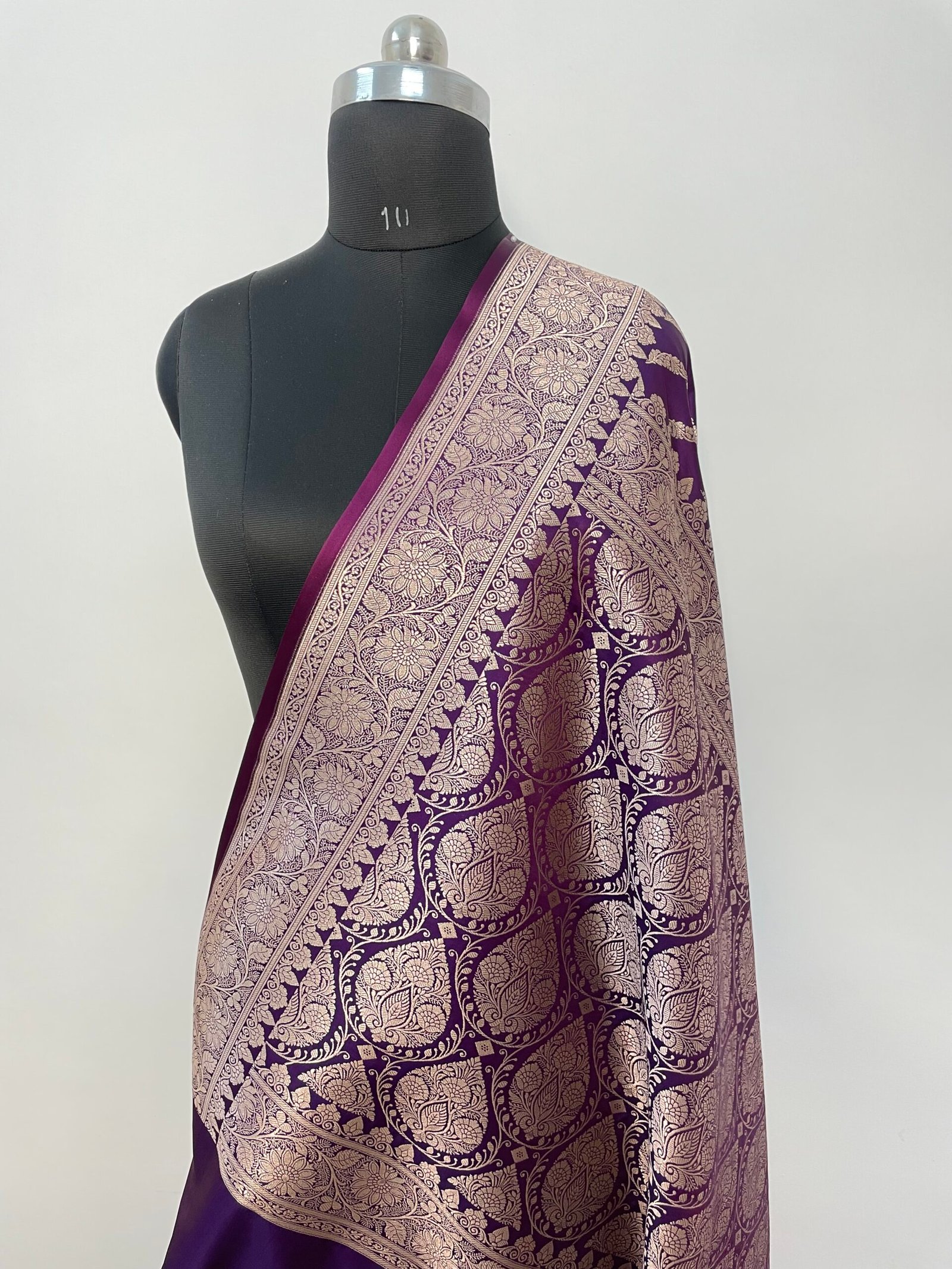A3. Begani Aada Mashru Katan Silk Saree - Image 3