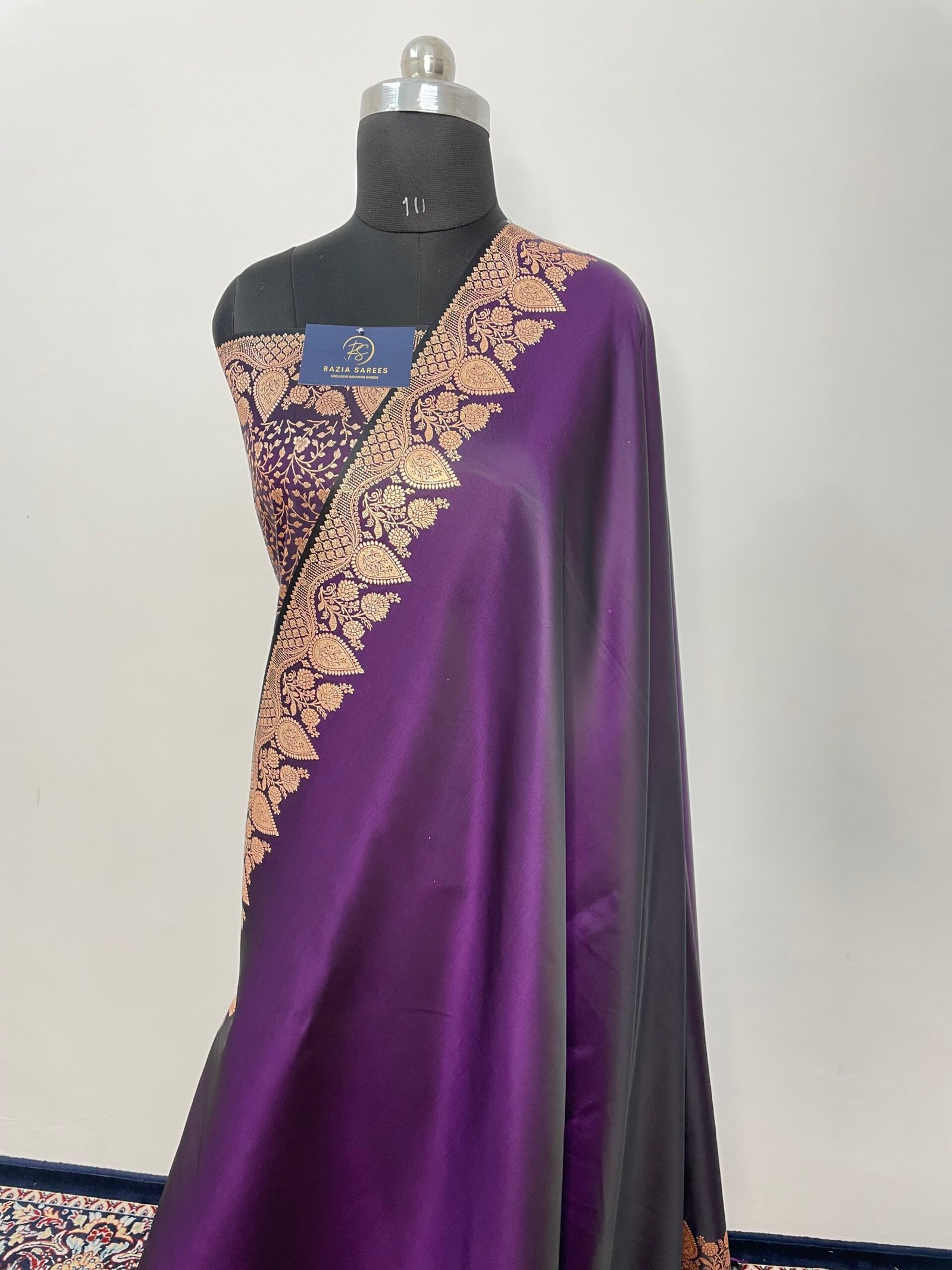 Begani Designer Plain Satin Katan Silk Saree - Image 2
