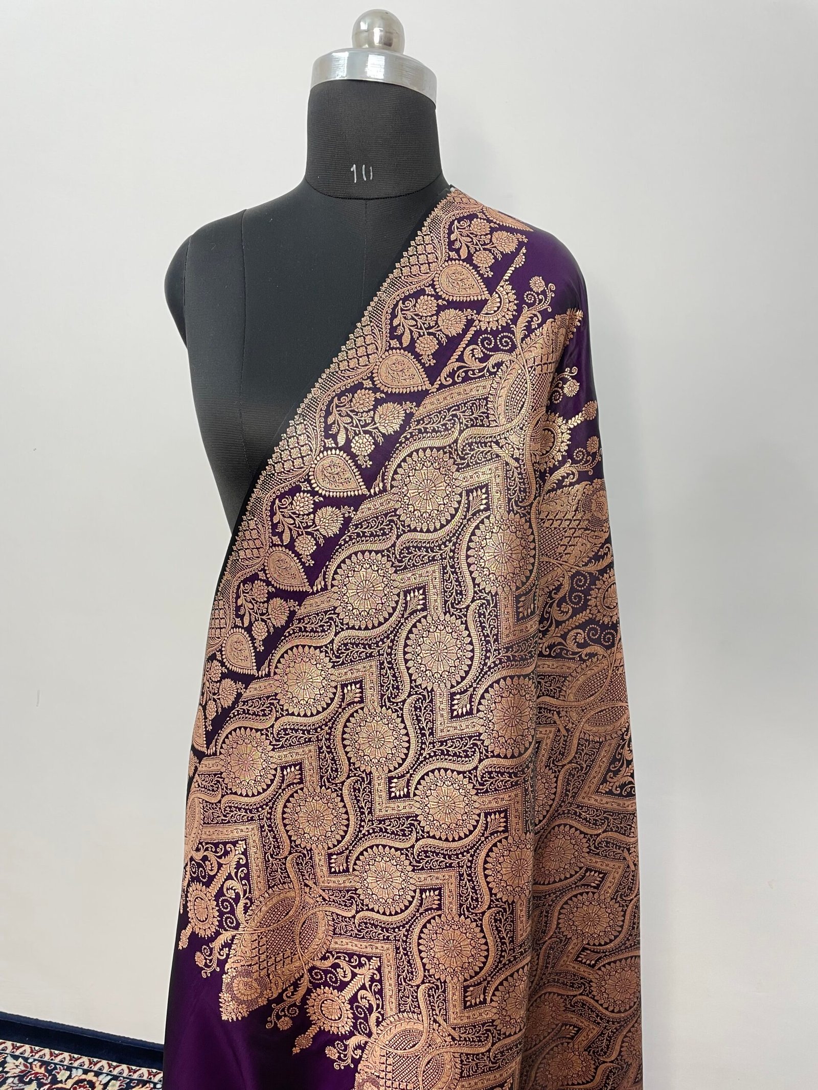 Begani Designer Plain Satin Katan Silk Saree - Image 3