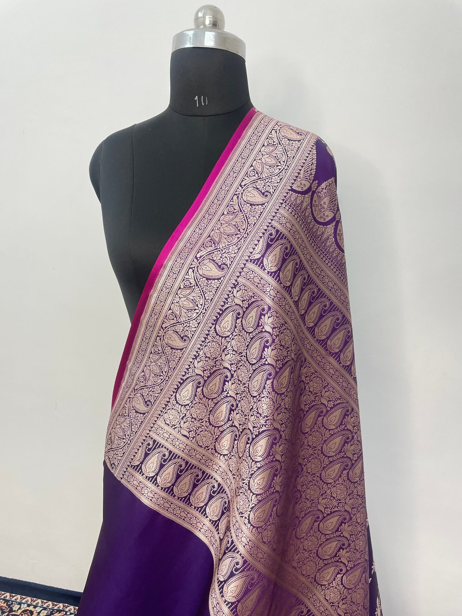 Begani Jaal Mashru Katan Silk Saree - Image 3