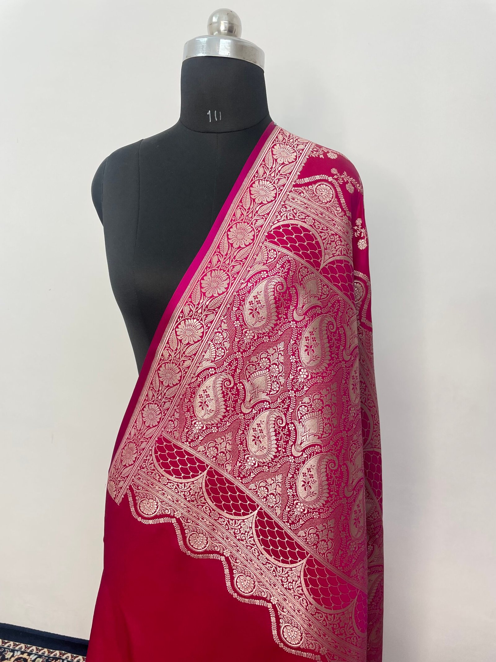 Rani Pink Aada Mashru Katan Silk Saree - Image 3