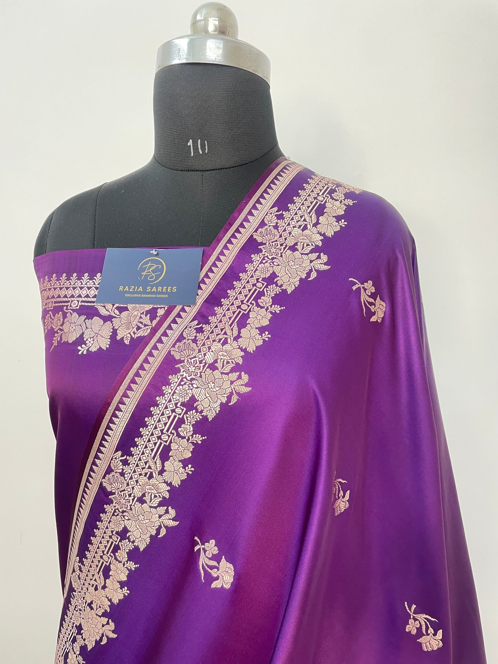 B. Begani Boota Mashru Katan Silk Saree