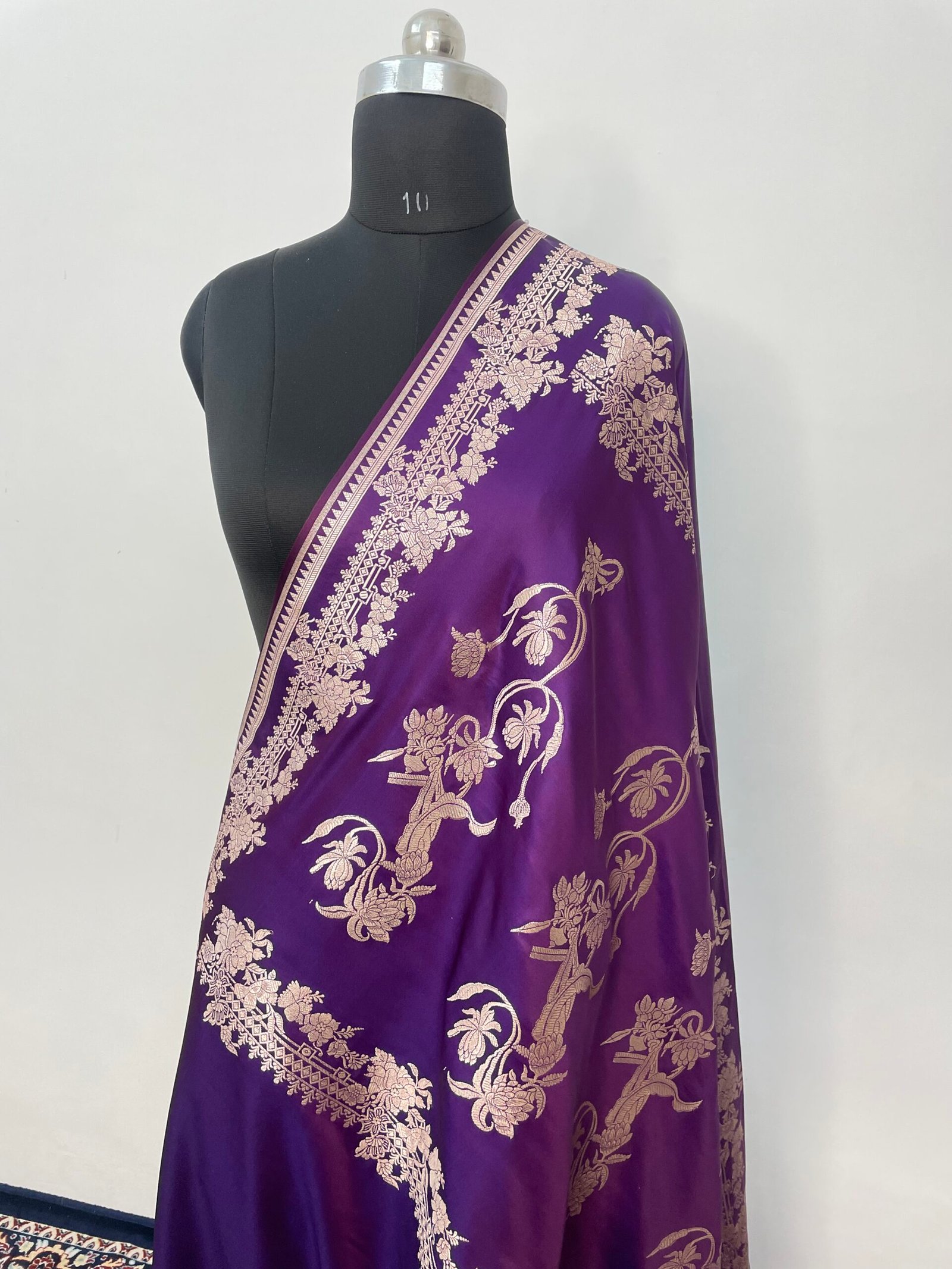 B. Begani Boota Mashru Katan Silk Saree - Image 3