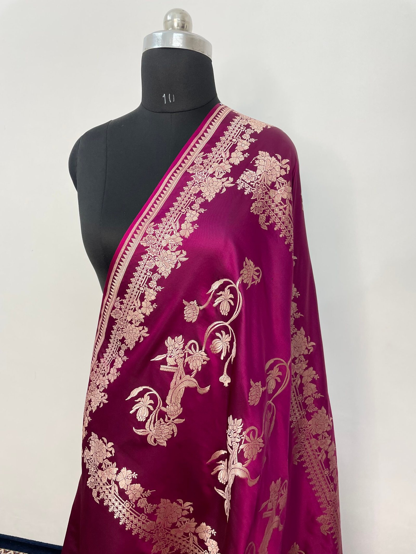 Purple Designer Boota Mashru Katan Silk Saree - Image 3
