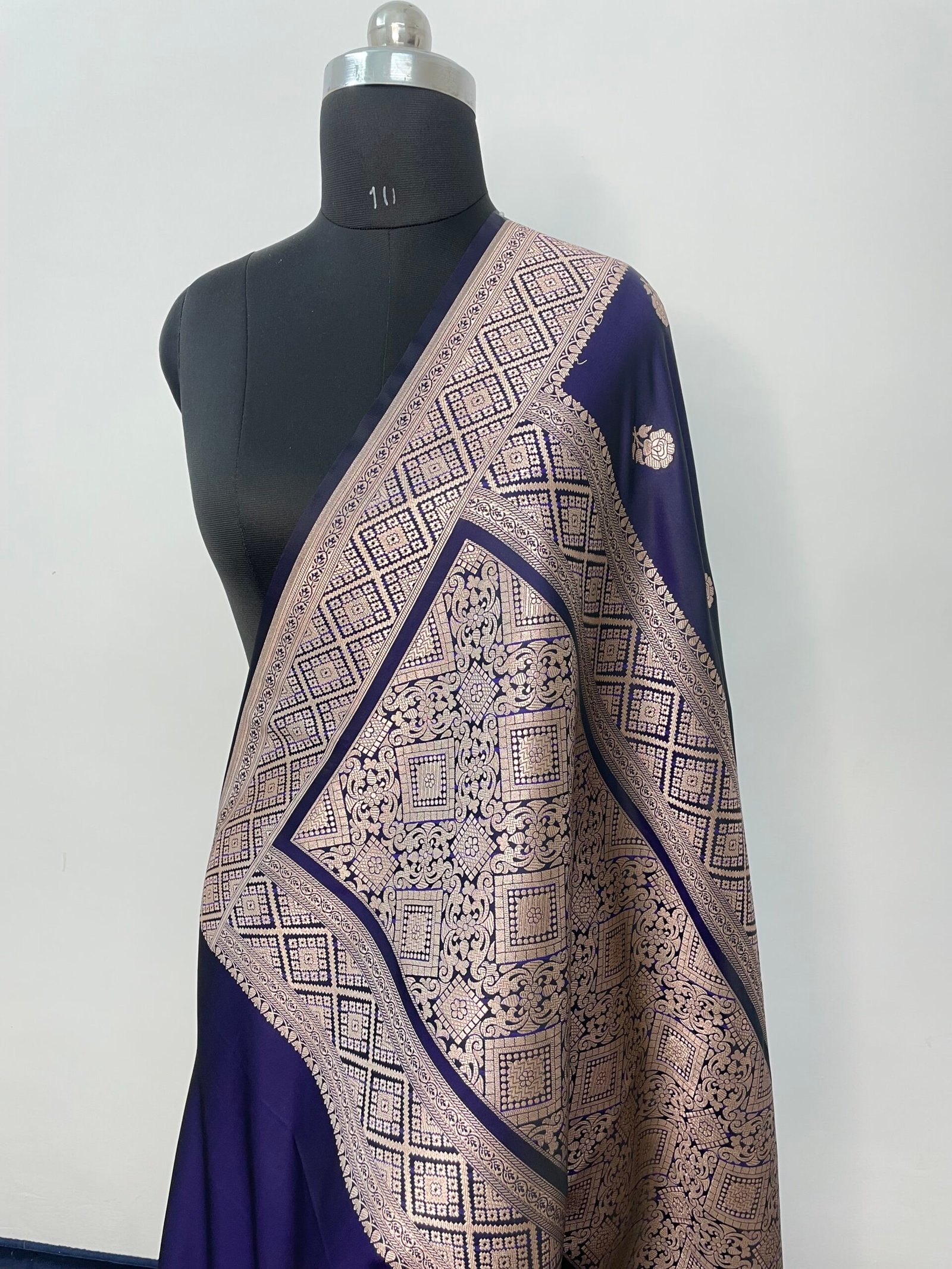 Navy Boota Mashru Katan Silk Saree - Image 3