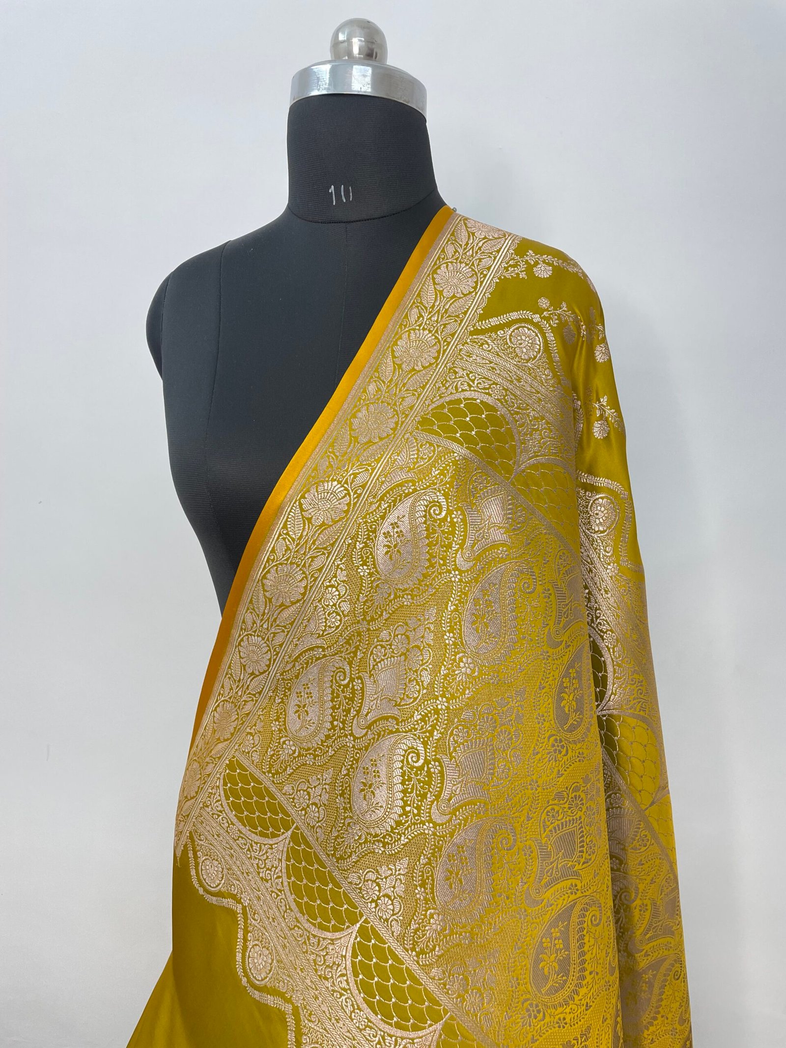 Liril Green Aada Mashru Katan Silk Saree - Image 3
