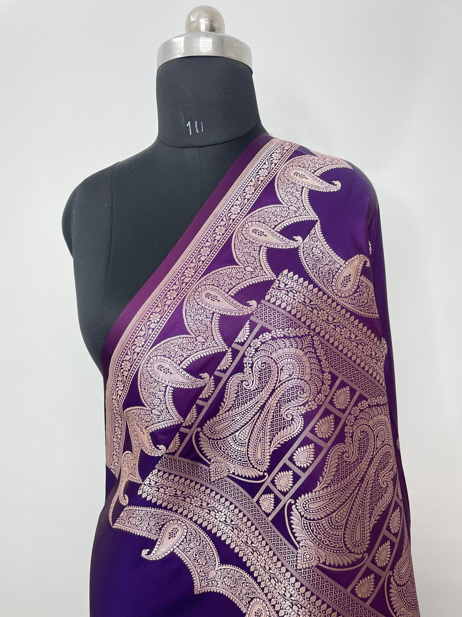 Begani Designer Boota Mashru Katan Silk Saree - Image 3