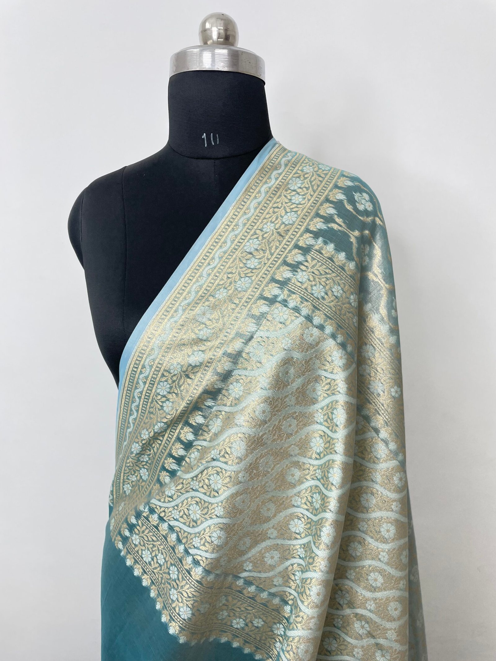 Ivory Firozy Premium Jamdani Tissue Silk Saree - Image 3